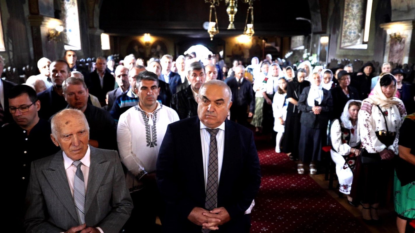 Liturghie arhierească şi piatră de temelie pentru o nouă biserică în Braşov 268594