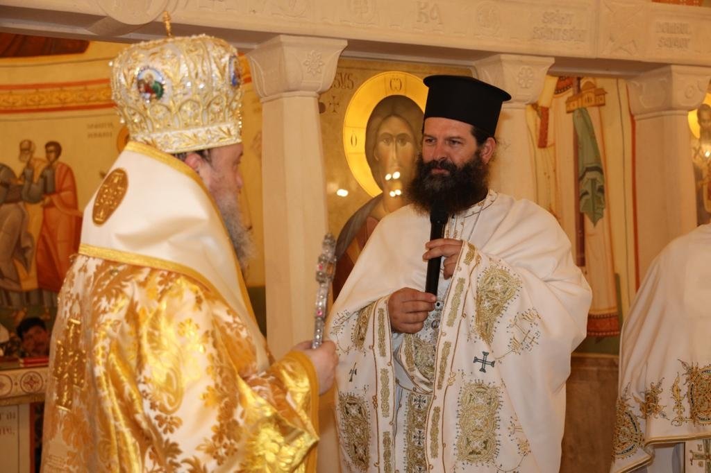 Rugăciune în comuniune la comunitatea românească din Paris 268600