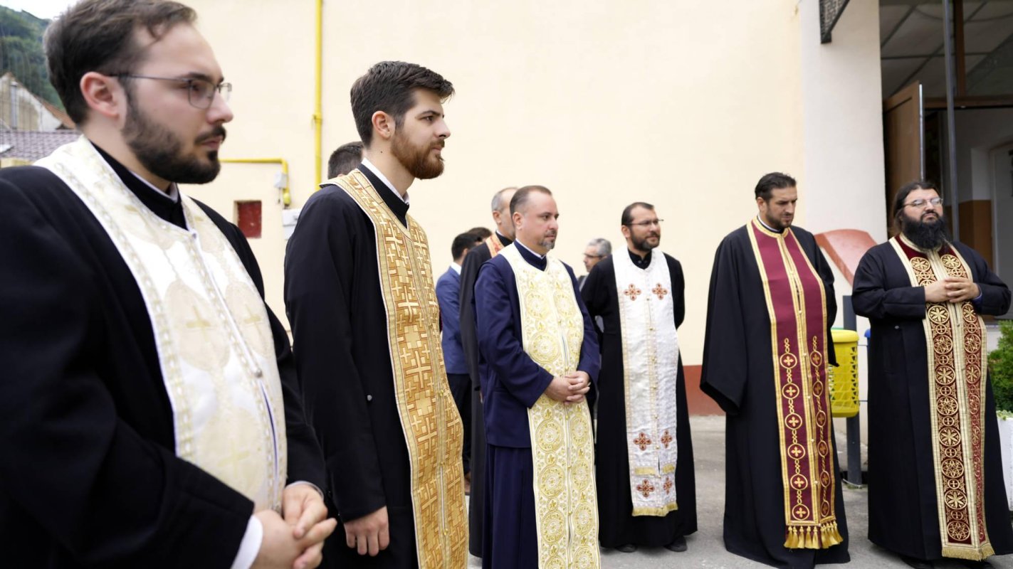 Binecuvântare arhierească pentru elevii seminariști din Brașov 268691