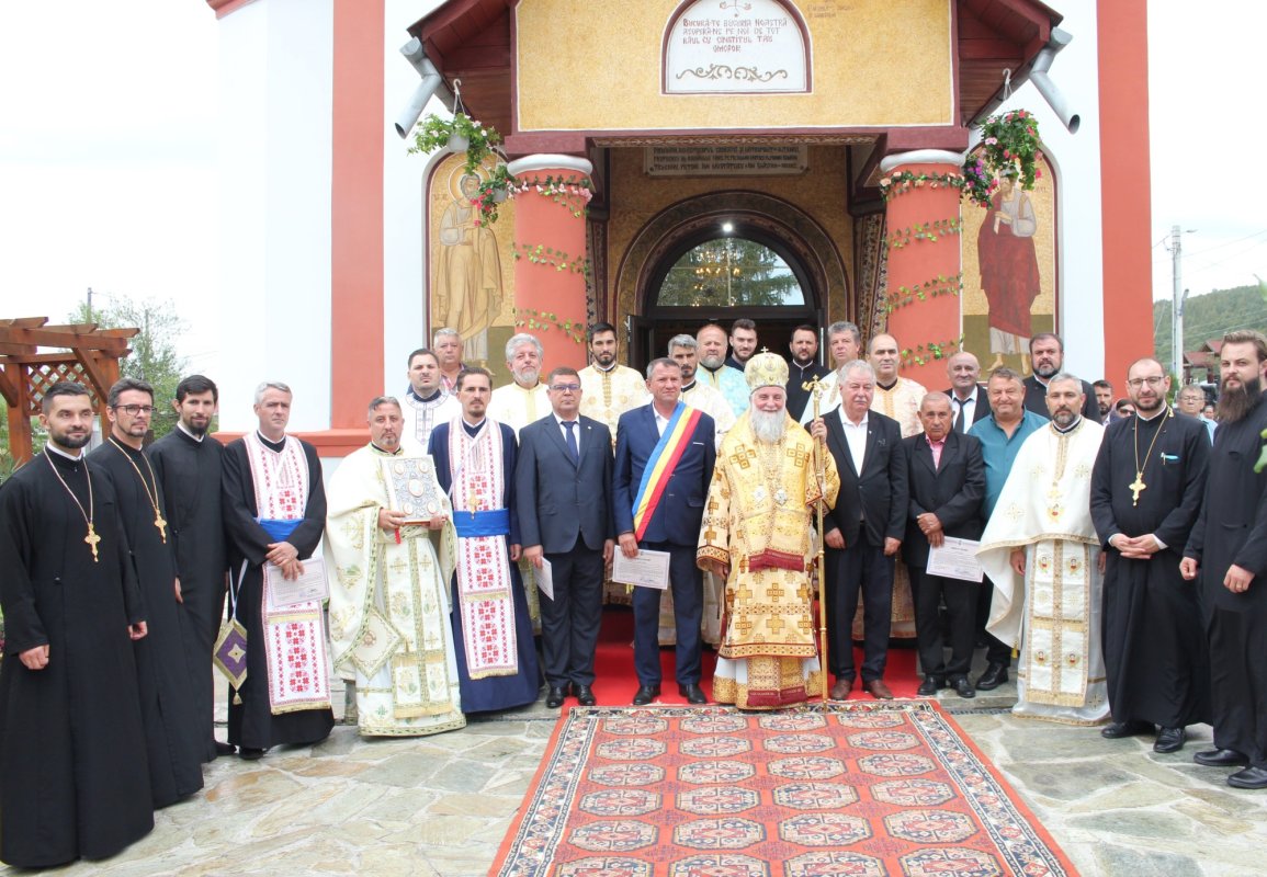 Sfințire de biserică în Parohia Ţicleni, Protoieria Târgu Cărbunești 268699