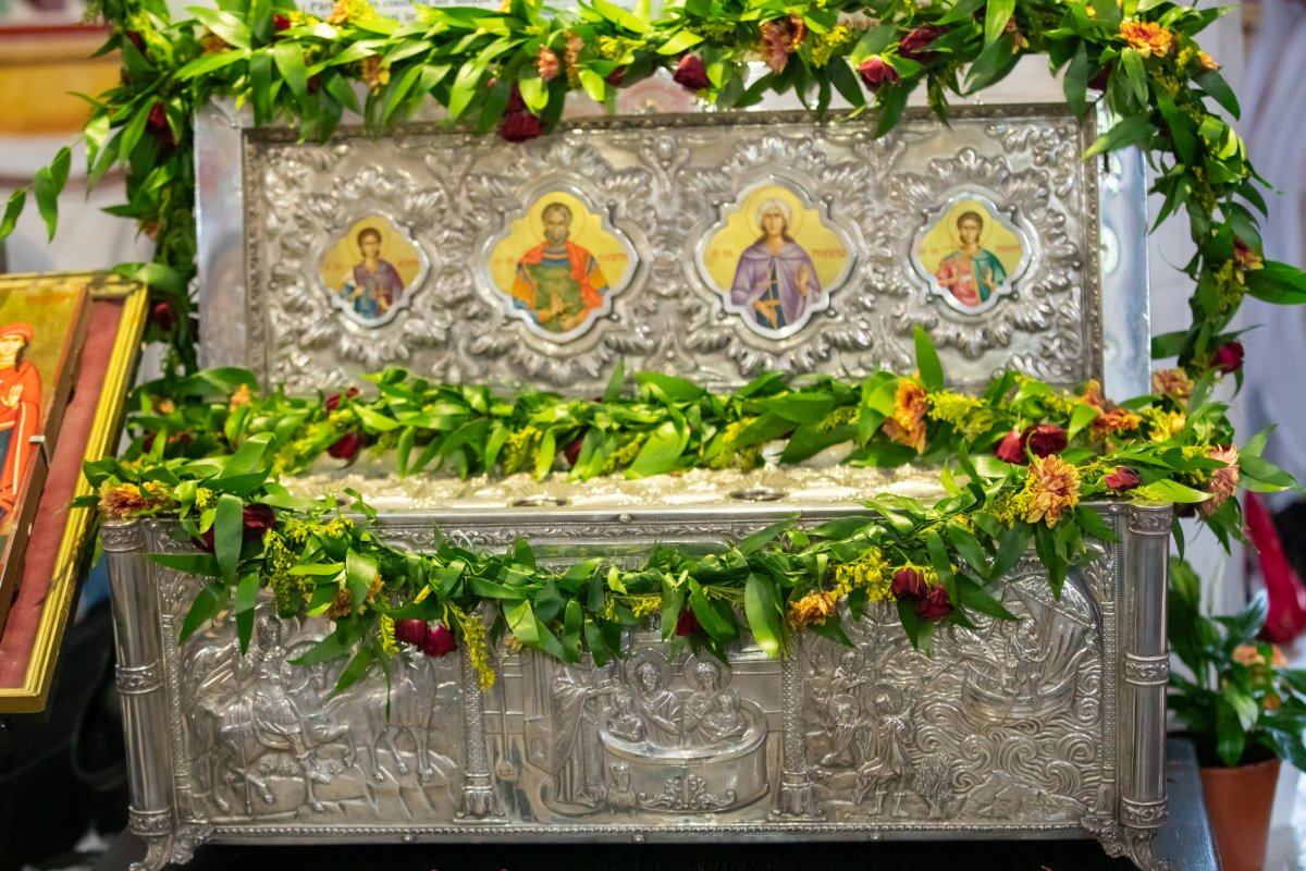 Fidelitate față de o familie de sfinți martiri în Capitală  268960