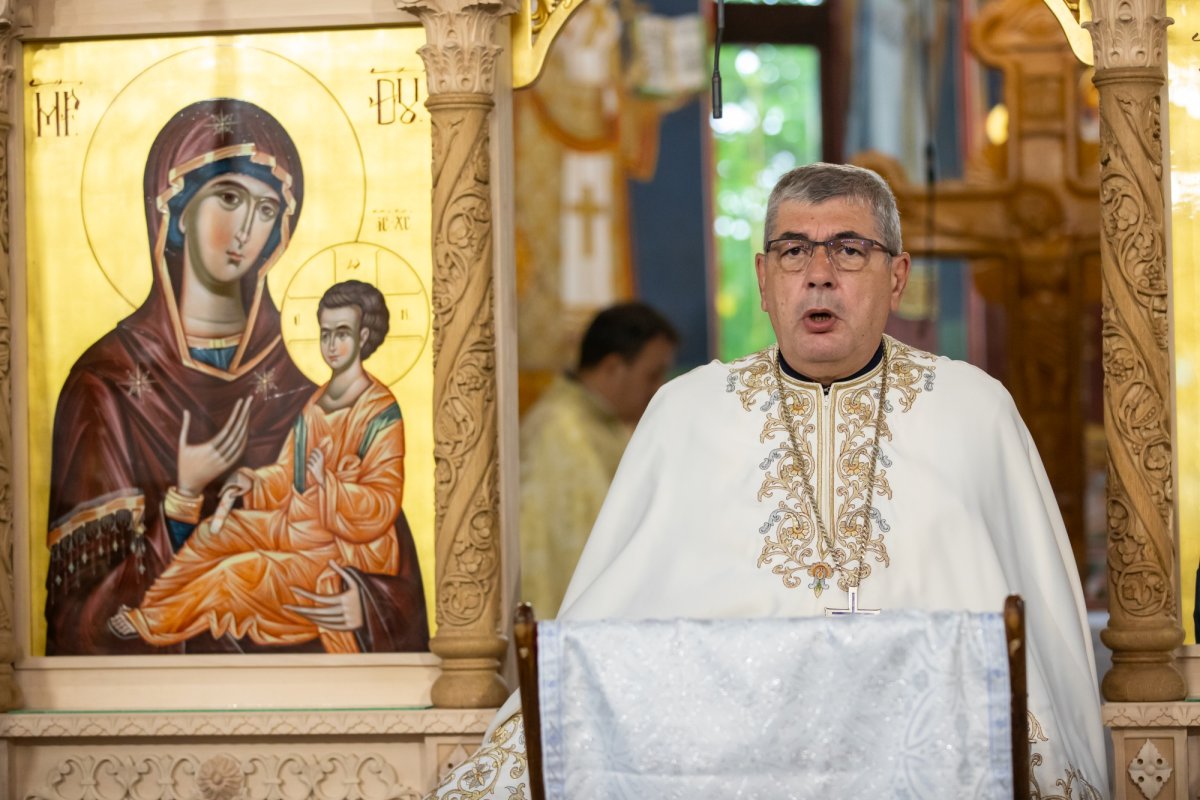 Fidelitate față de o familie de sfinți martiri în Capitală  268962