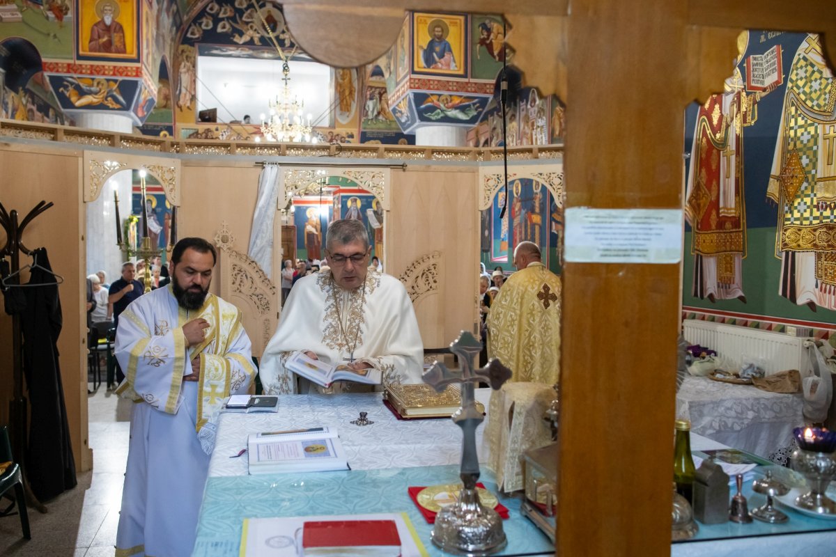 Fidelitate față de o familie de sfinți martiri în Capitală  268970