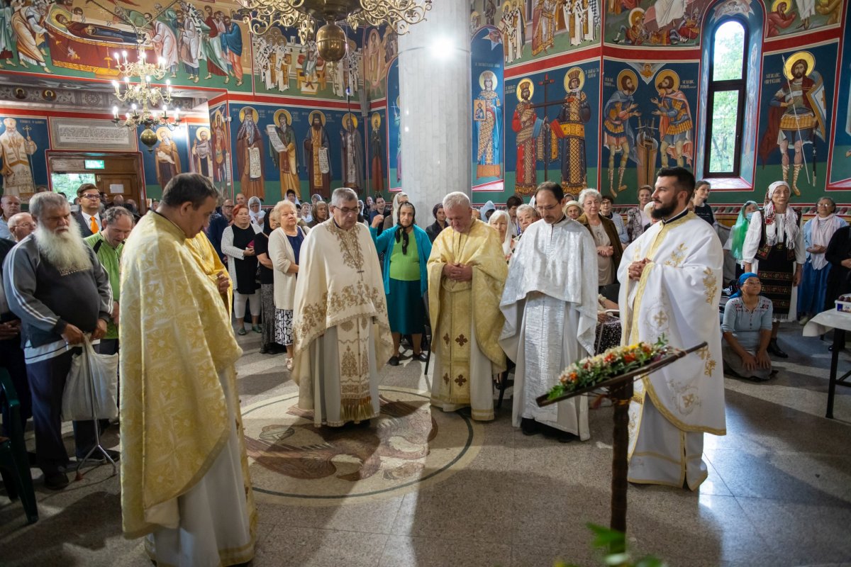 Fidelitate față de o familie de sfinți martiri în Capitală  268974