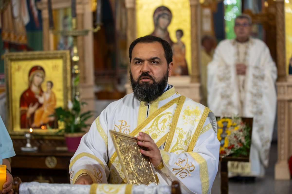 Fidelitate față de o familie de sfinți martiri în Capitală  268978