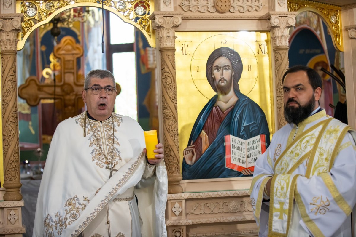 Fidelitate față de o familie de sfinți martiri în Capitală  268982