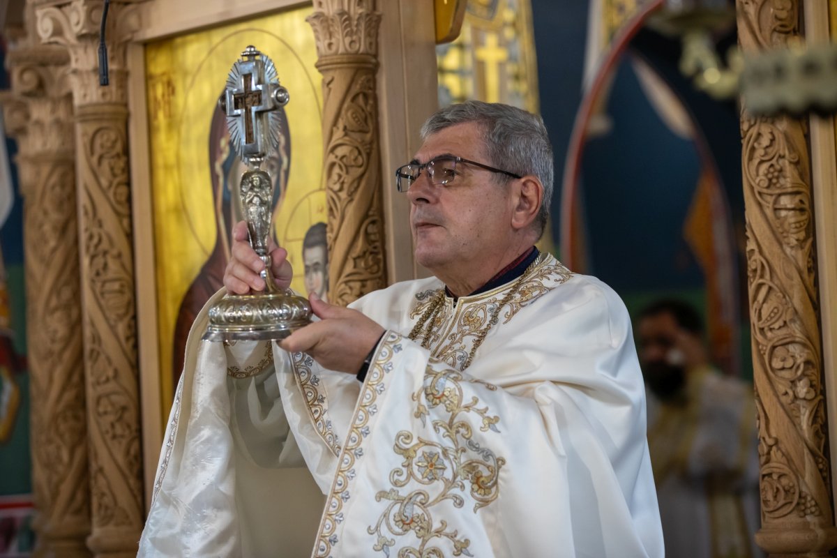 Fidelitate față de o familie de sfinți martiri în Capitală  268989