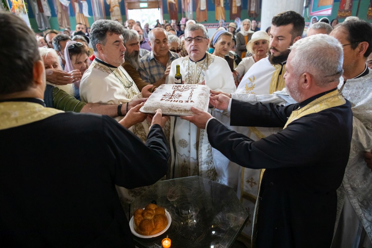 Fidelitate față de o familie de sfinți martiri în Capitală  268992