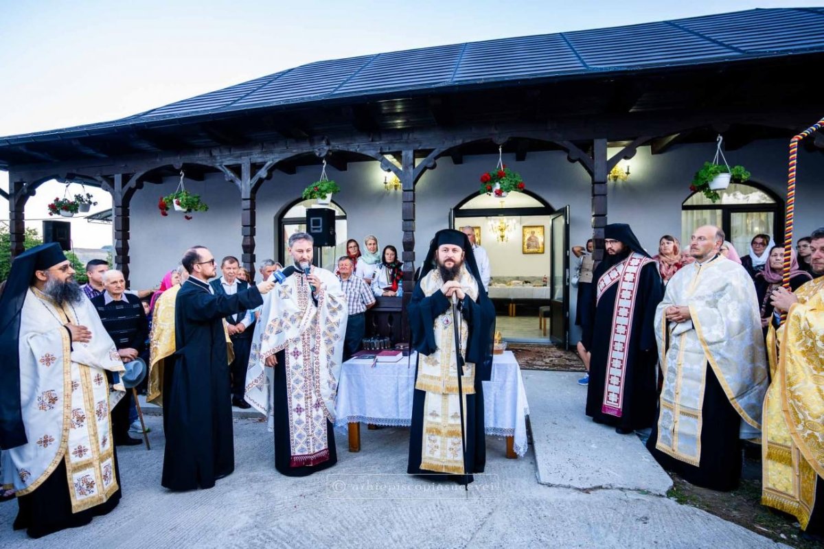 Sfințire în Parohia Pleșești, Suceava 269020
