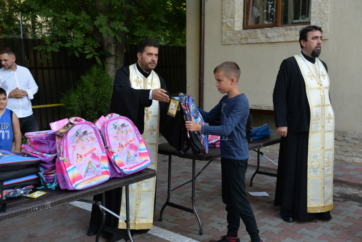 Sprijin la început de an școlar pentru 300 de elevi din sectorul 6 al Capitalei 269035