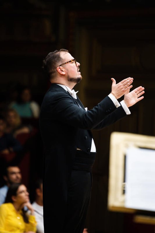 Medicul Tudor Ionescu, un dirijor șlefuitor de voci 269039