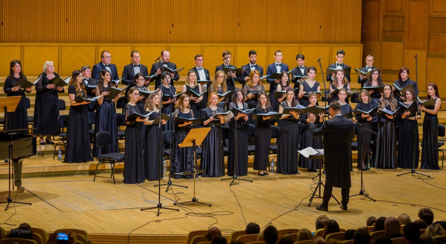 Medicul Tudor Ionescu, un dirijor șlefuitor de voci 269040