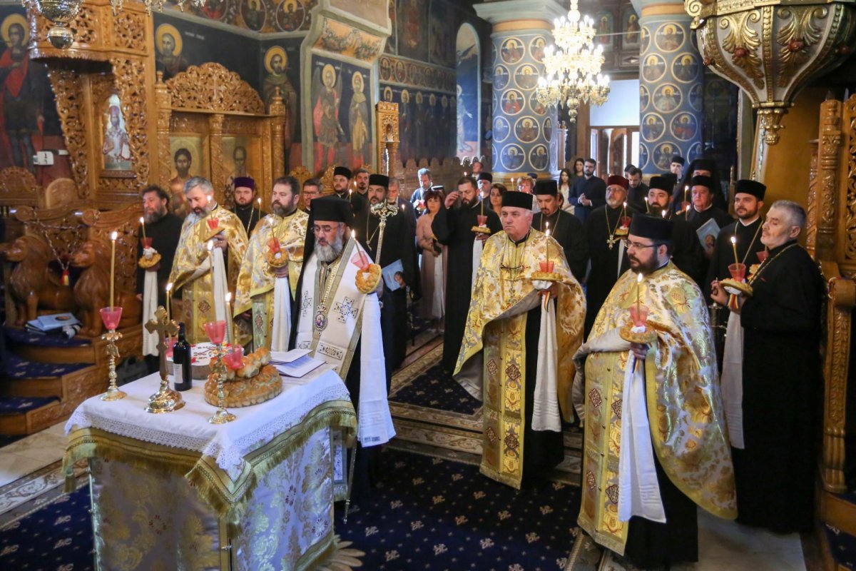 Simpozion dedicat imnografilor și cântăreților bisericești la Buzău 269130