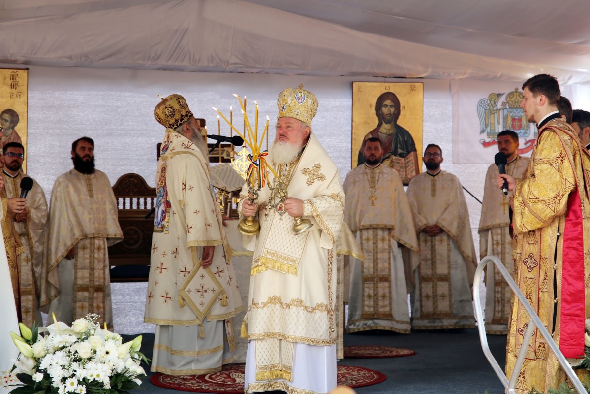 Sfințirea paraclisului Seminarului „Sfântul Ioan Iacob” din Dorohoi 269262