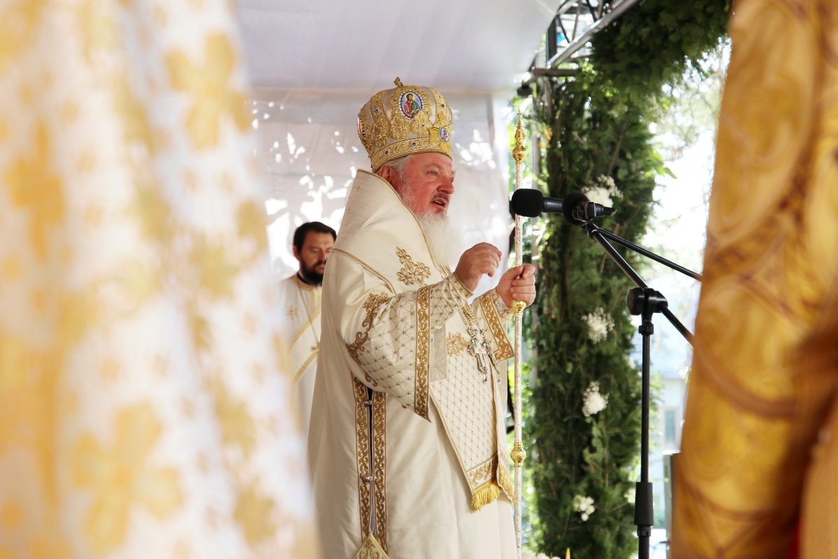 Sfințirea paraclisului Seminarului „Sfântul Ioan Iacob” din Dorohoi 269264