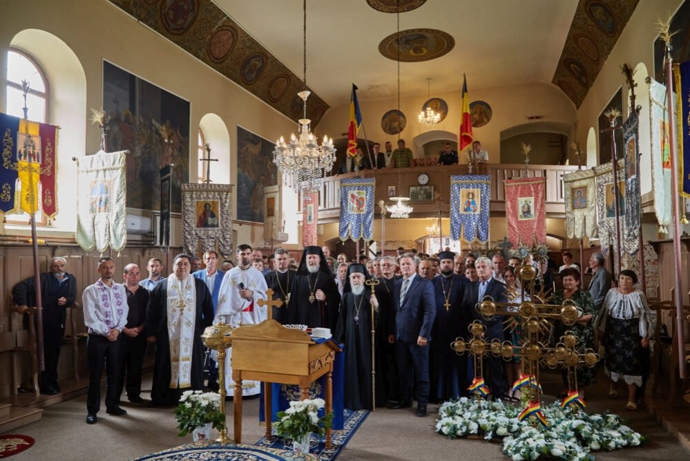 Cinstirea memoriei foștilor slujitori la parohia arădeană Conop 269387