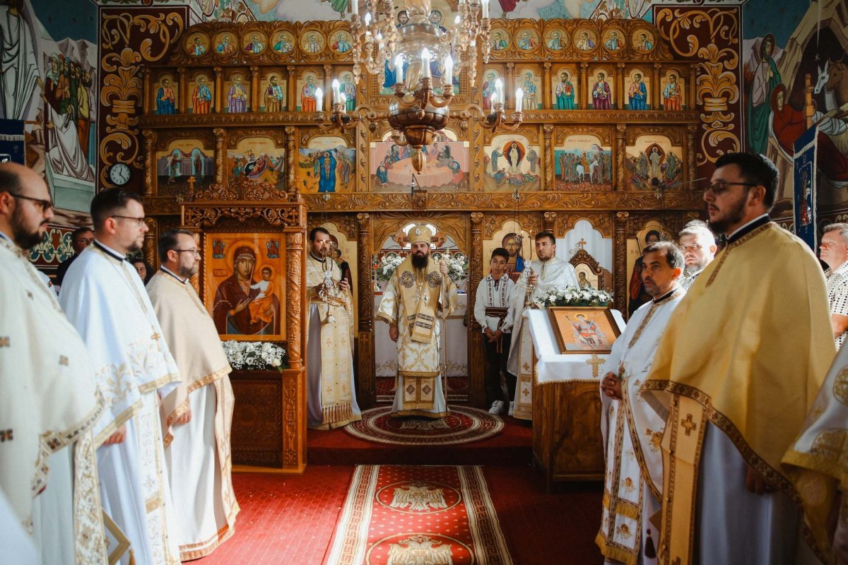 Binecuvântare pentru comunitatea parohială din Sântioana, județul Cluj 269532