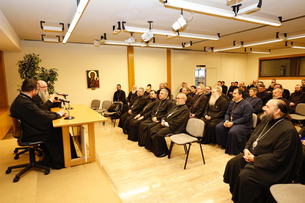 Cursuri pentru obținerea gradelor profesionale pentru clericii din diaspora europeană 269596