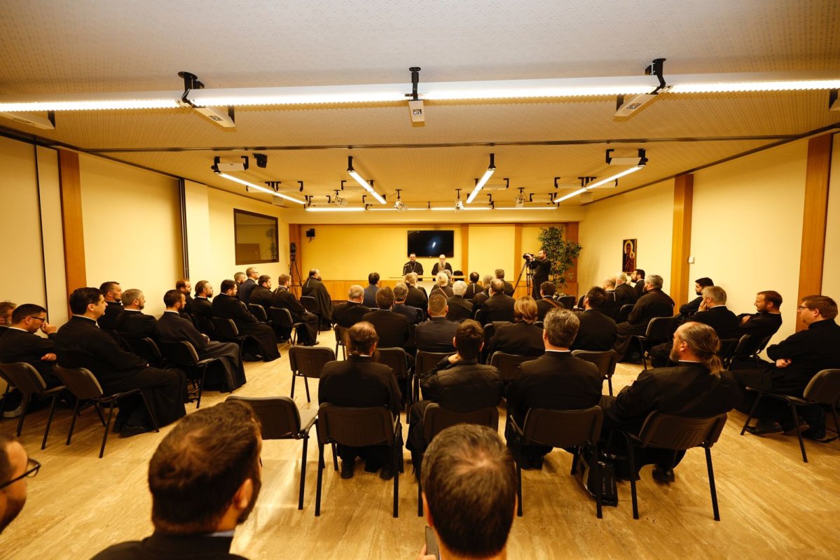 Cursuri pentru obținerea gradelor profesionale pentru clericii din diaspora europeană 269598