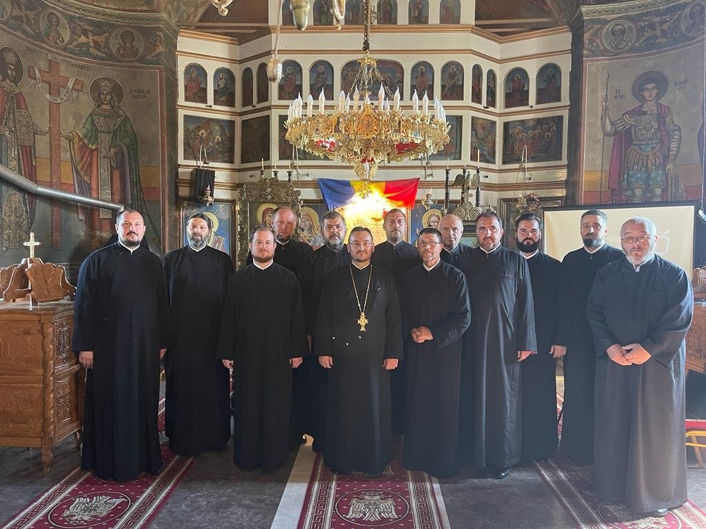 Diortosirea recitativului liturgic discutată de preoții de pe Valea Teleajenului 269573
