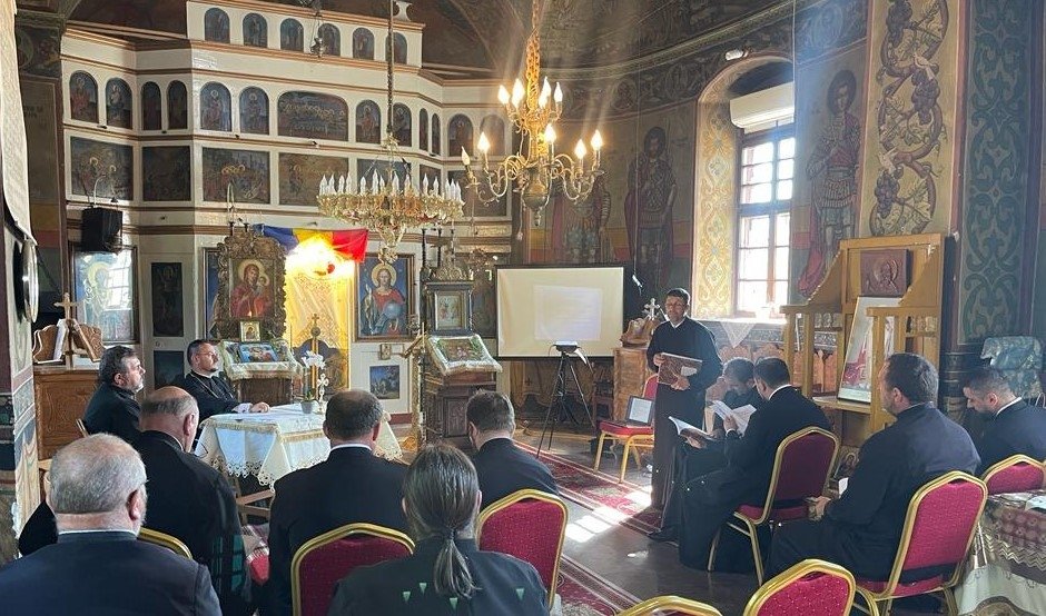 Diortosirea recitativului liturgic discutată de preoții de pe Valea Teleajenului 269574