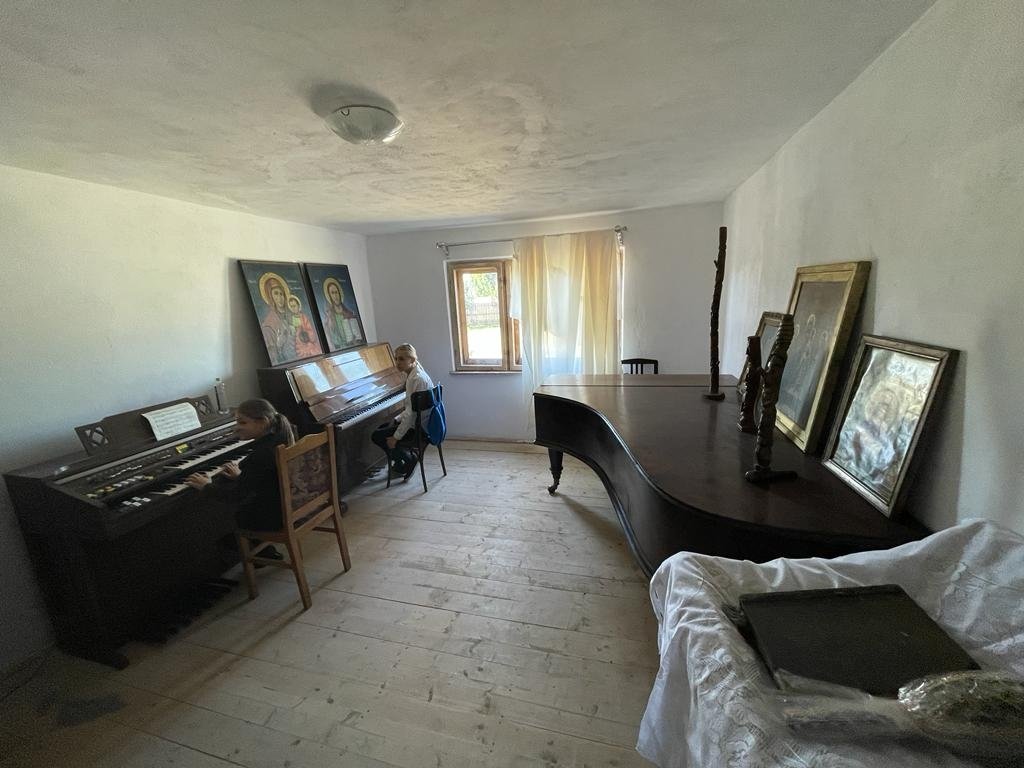 Diortosirea recitativului liturgic discutată de preoții de pe Valea Teleajenului 269575