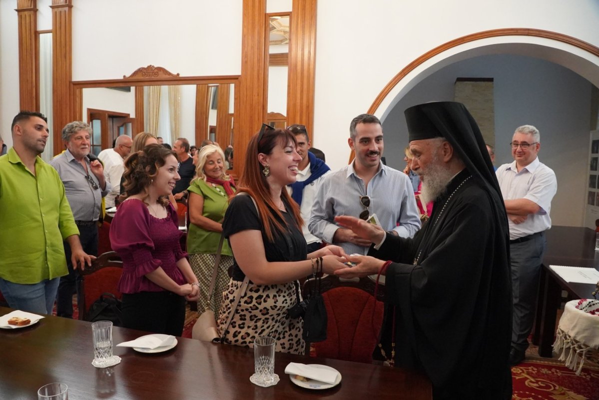 Medici italieni în vizită la Catedrala Arhiepiscopală din Galaţi 269544