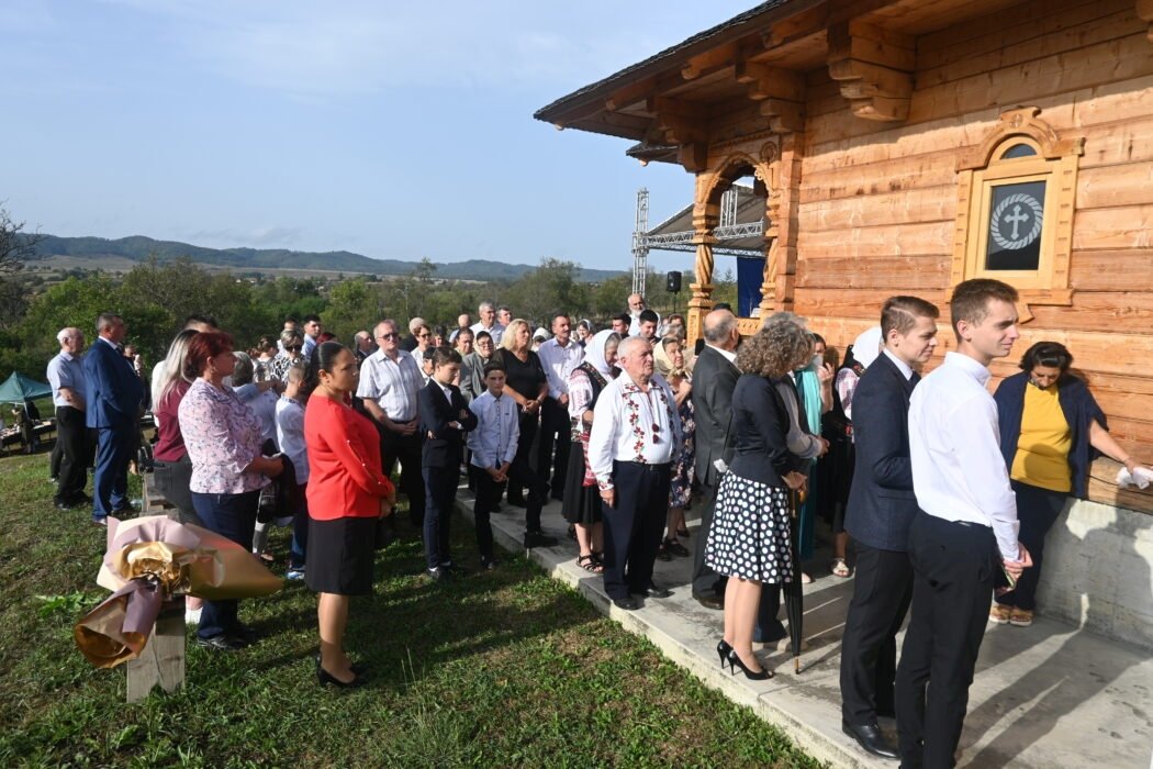 Târnosirea bisericii din localitatea sălăjeană Bizușa 269525