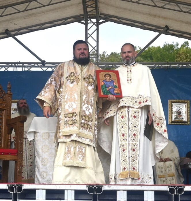 Târnosirea bisericii din localitatea sălăjeană Bizușa 269527