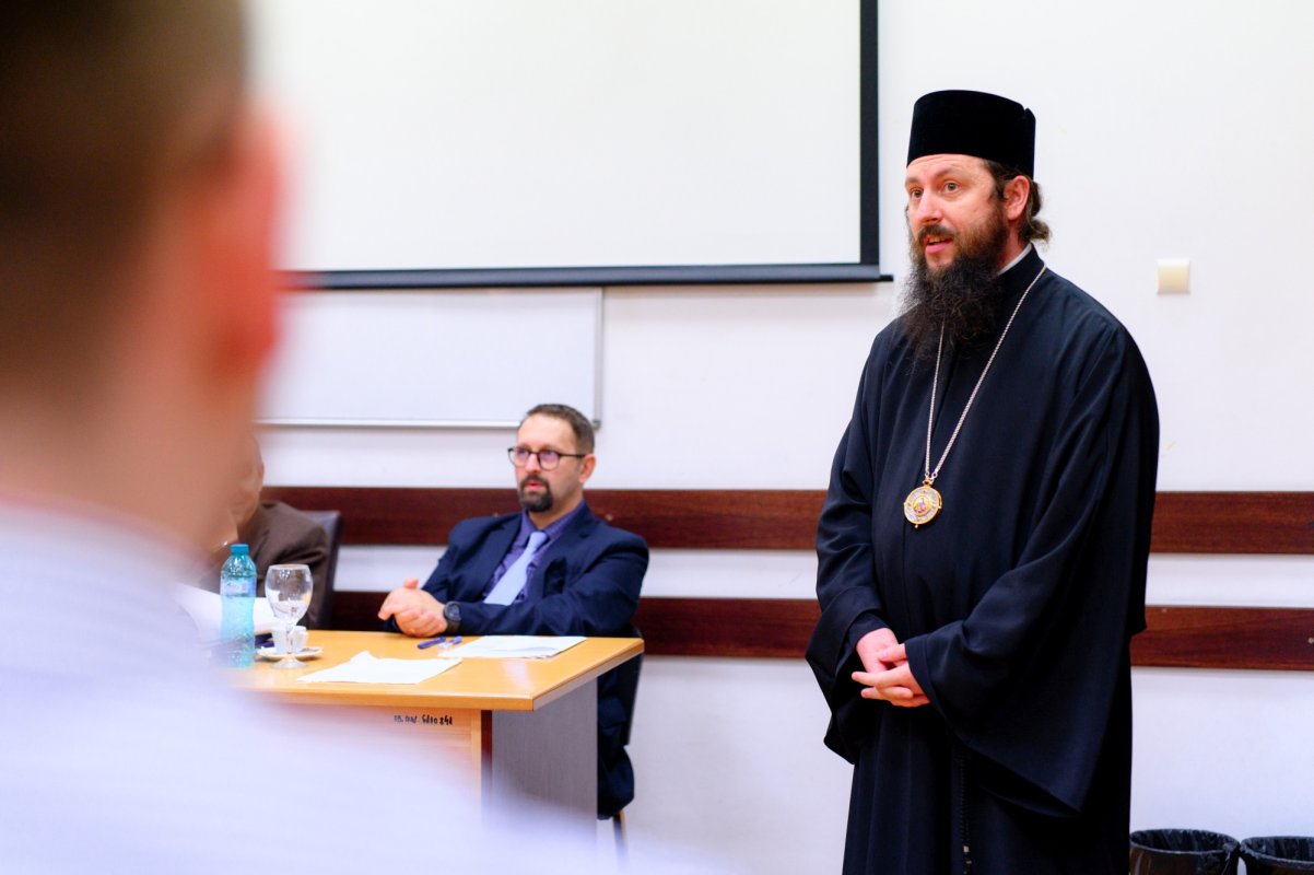 Teză de doctorat despre raportul dintre oratoria clasică și discursul pastoral 269840