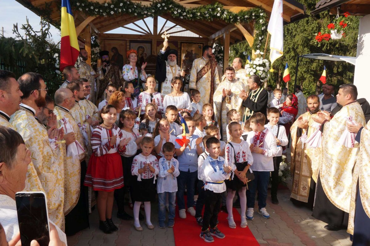 Sfințire de așezământ social în Parohia Buciumi II, județul Bacău 269988