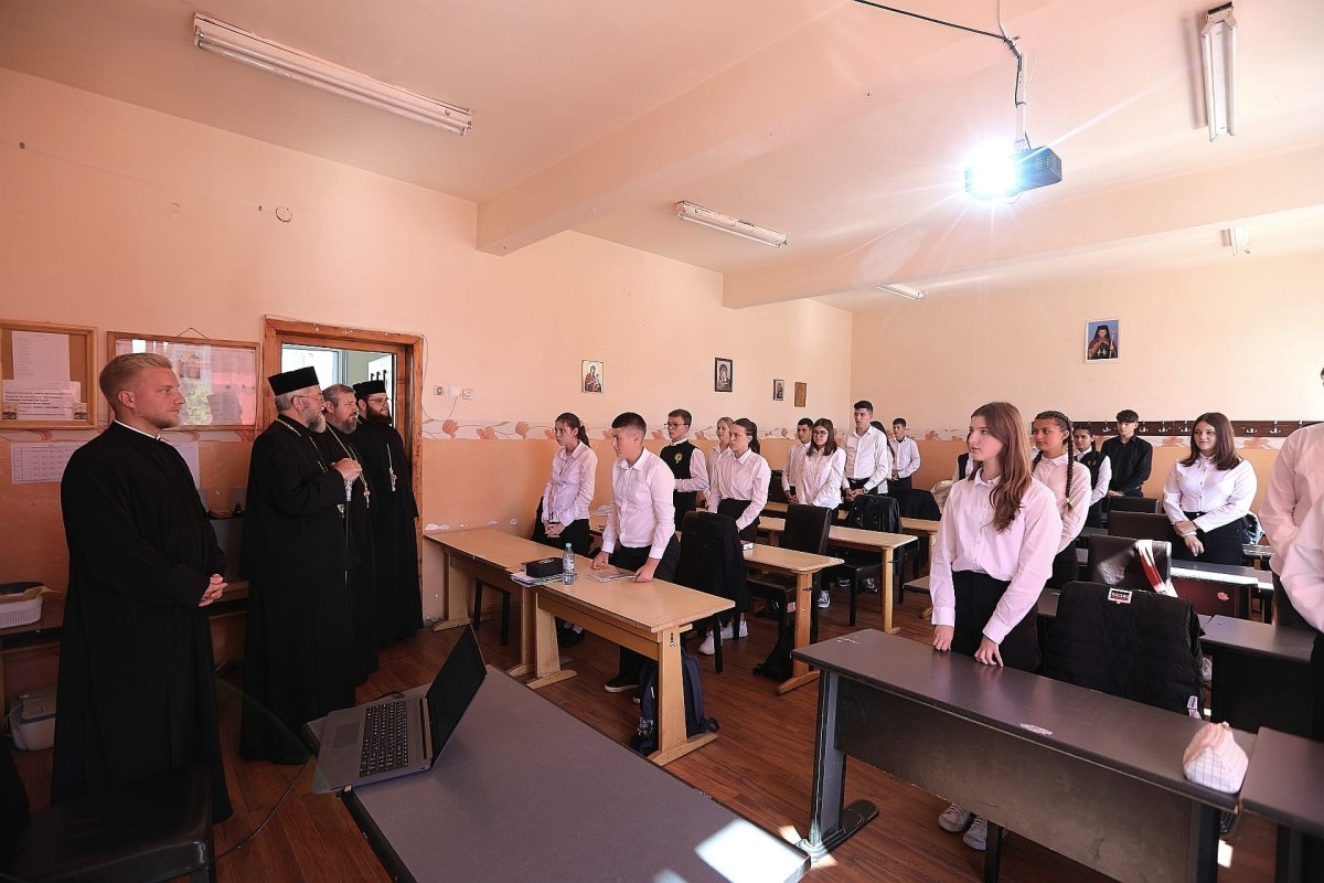 Vizită arhierească la Seminarul Teologic Liceal Ortodox din Baia Mare 269976