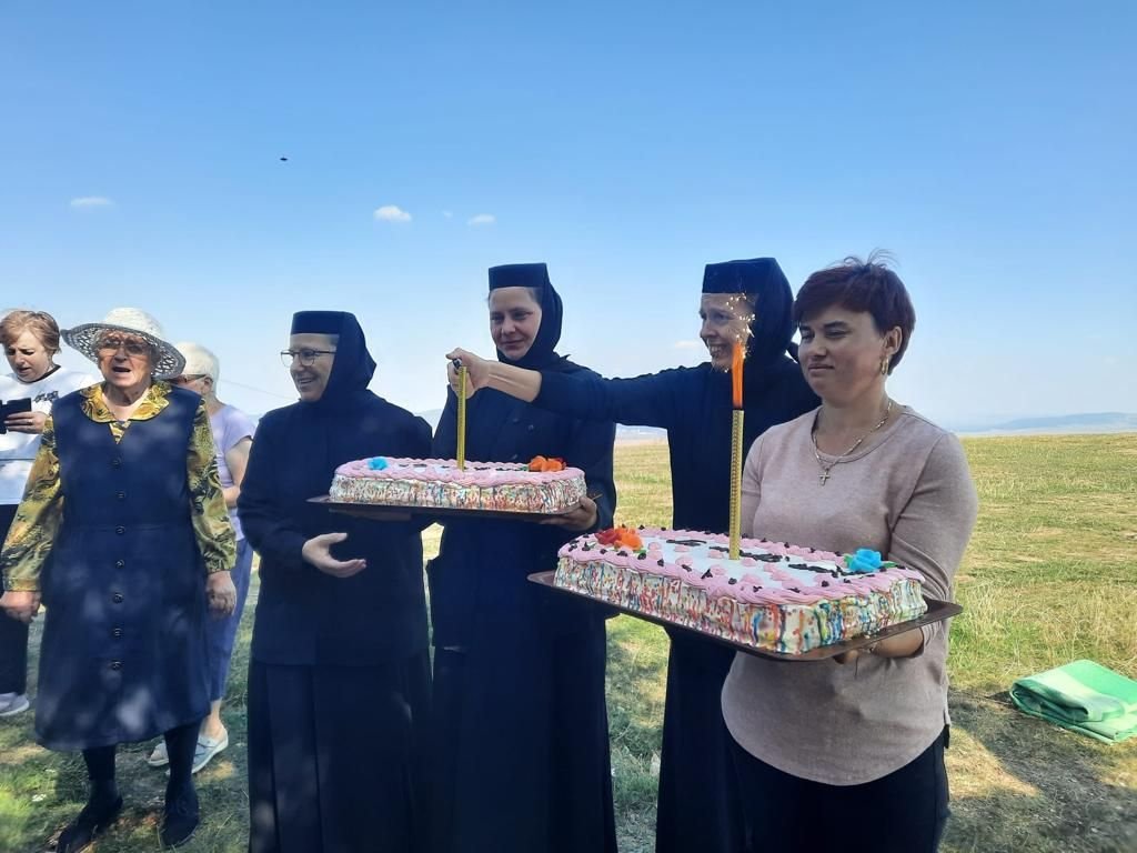 Beneficiarii Centrului „Cuvioasa Nazaria” au sărbătorit Ziua Internațională a Persoanelor Vârstnice  270262