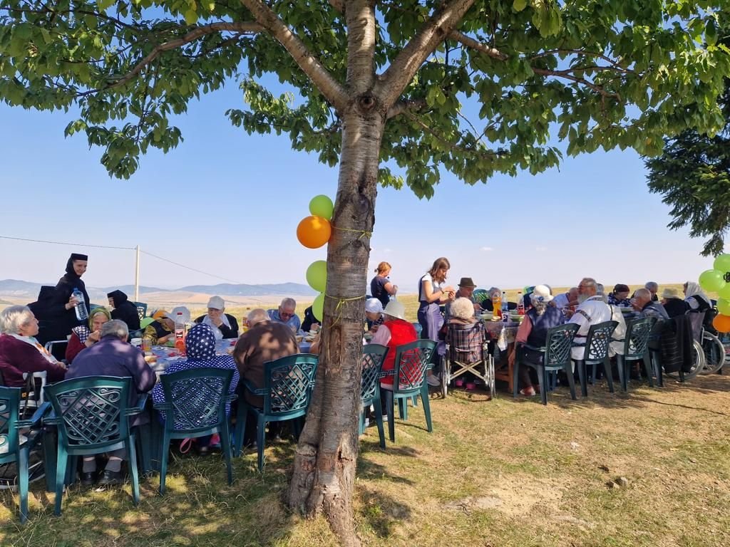 Beneficiarii Centrului „Cuvioasa Nazaria” au sărbătorit Ziua Internațională a Persoanelor Vârstnice  270263