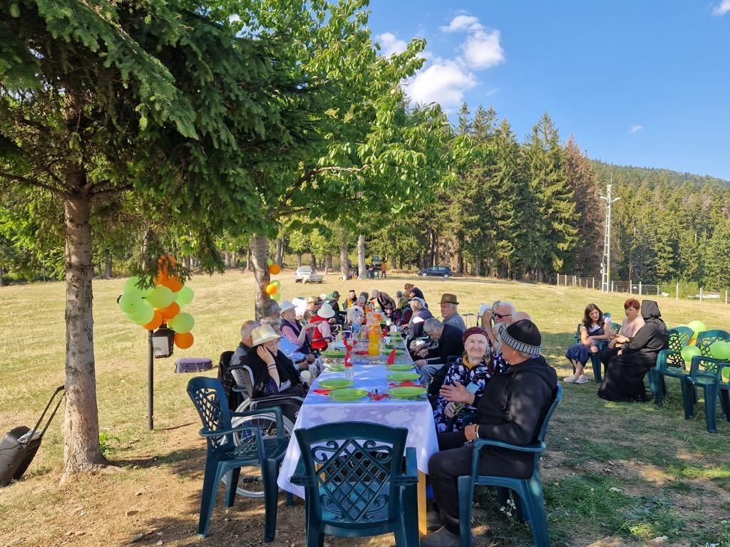 Beneficiarii Centrului „Cuvioasa Nazaria” au sărbătorit Ziua Internațională a Persoanelor Vârstnice  270264
