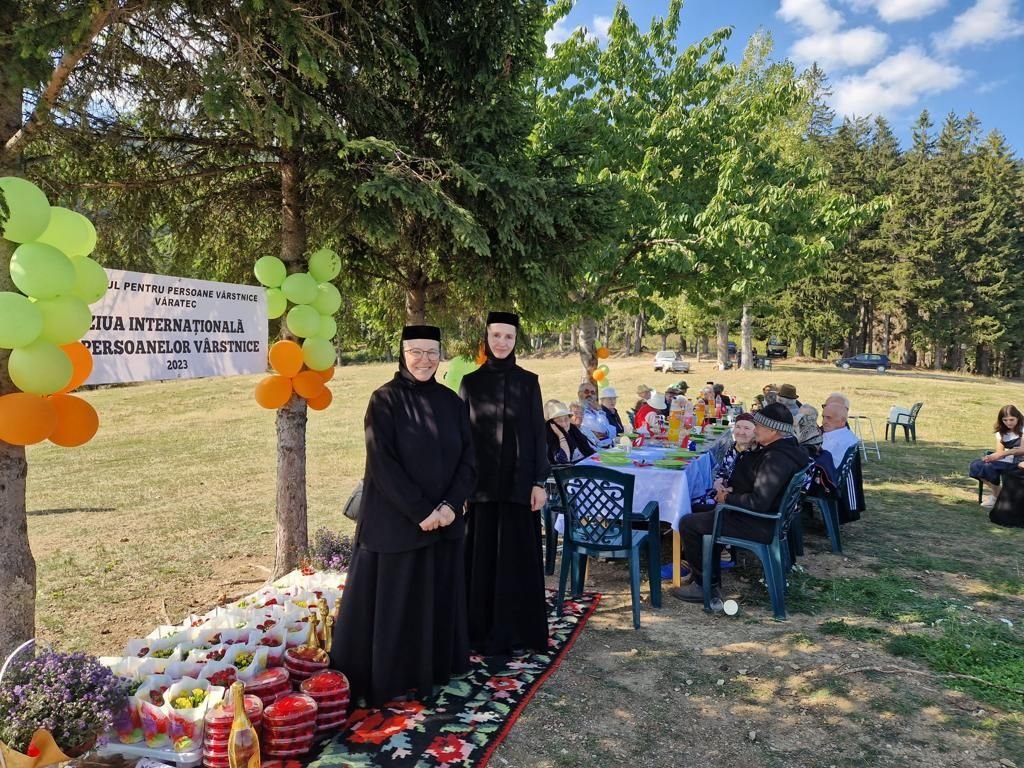 Beneficiarii Centrului „Cuvioasa Nazaria” au sărbătorit Ziua Internațională a Persoanelor Vârstnice  270266