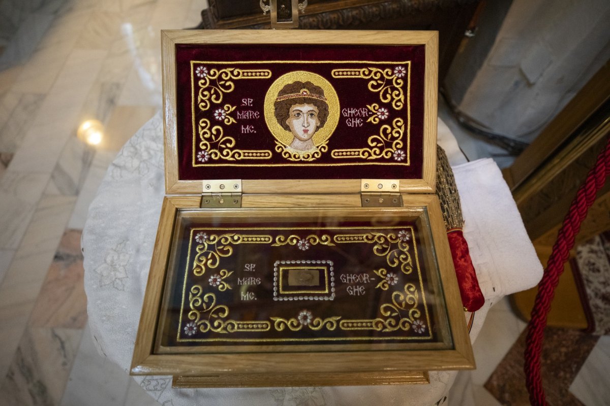 Bucuria prezenței Sfântului Gheorghe într-o parohie bucureșteană 270199