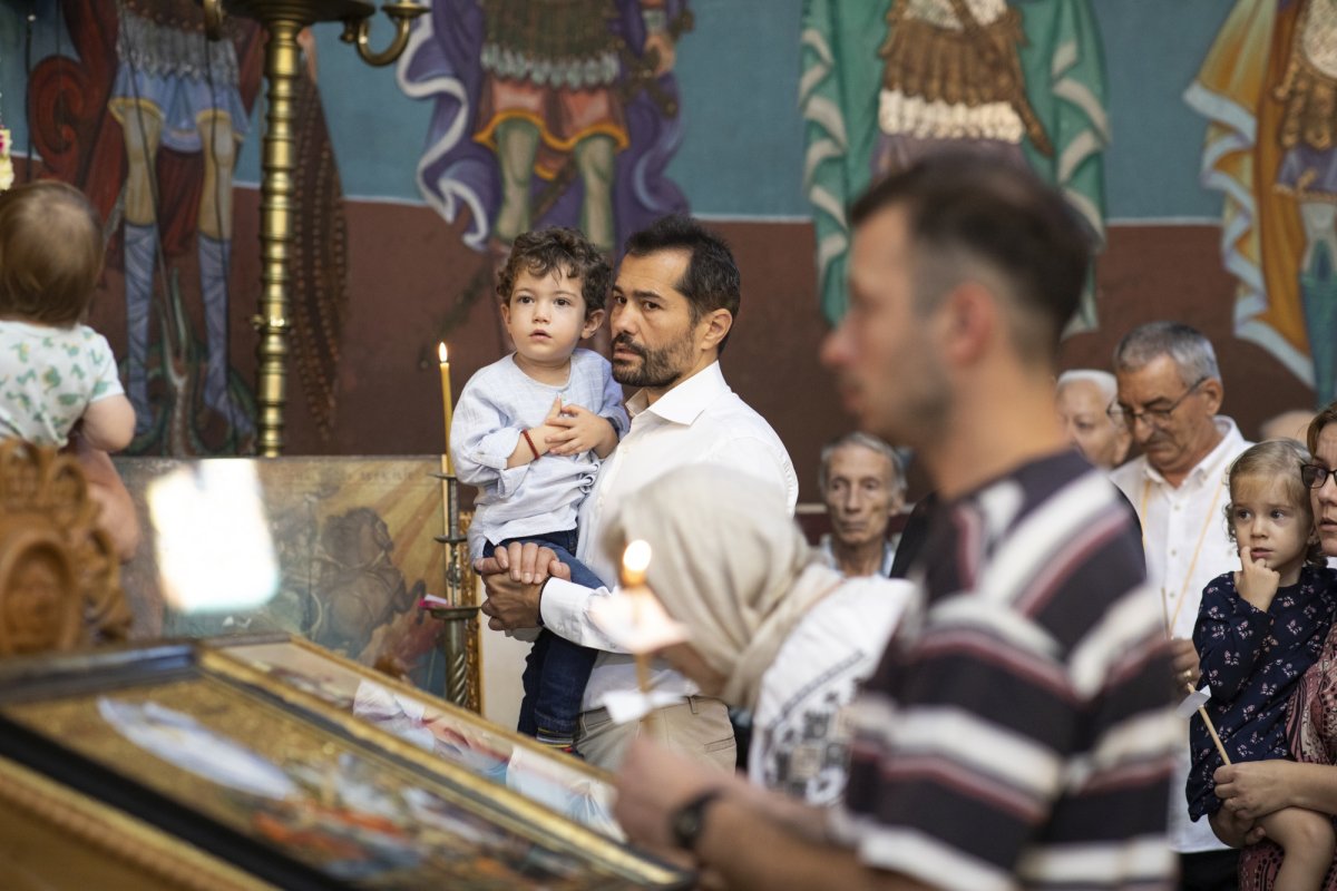 Bucuria prezenței Sfântului Gheorghe într-o parohie bucureșteană 270242