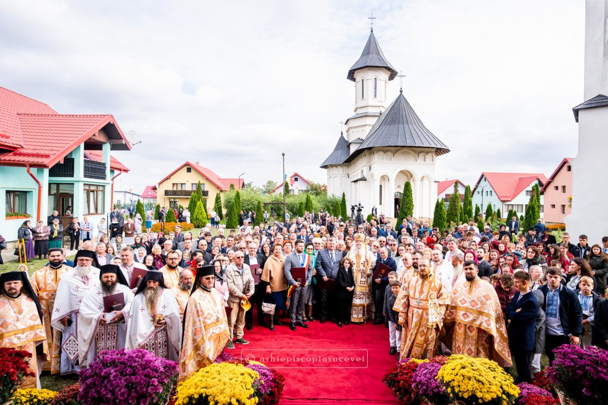 Binecuvântare arhierească la Așezământul de copii din Rădăuți 270304