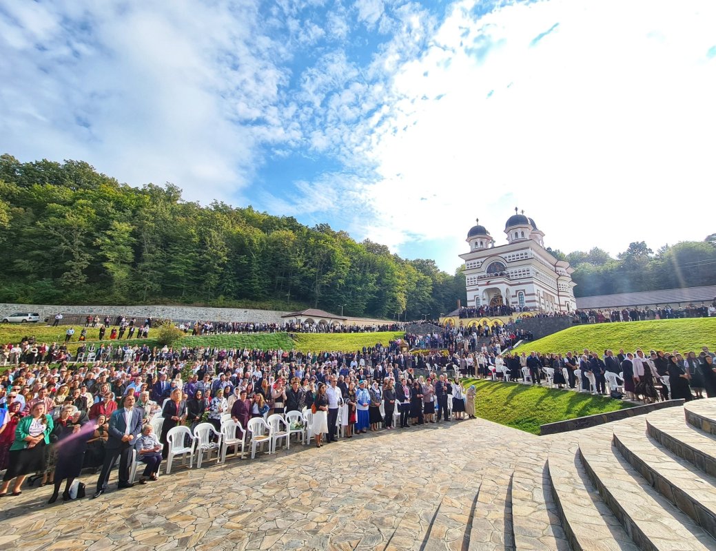 Hramul Mănăstirii „Acoperământul Maicii Domnului” de la Florești 270287