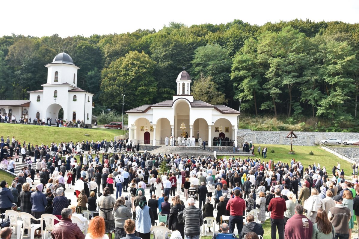 Hramul Mănăstirii „Acoperământul Maicii Domnului” de la Florești 270288