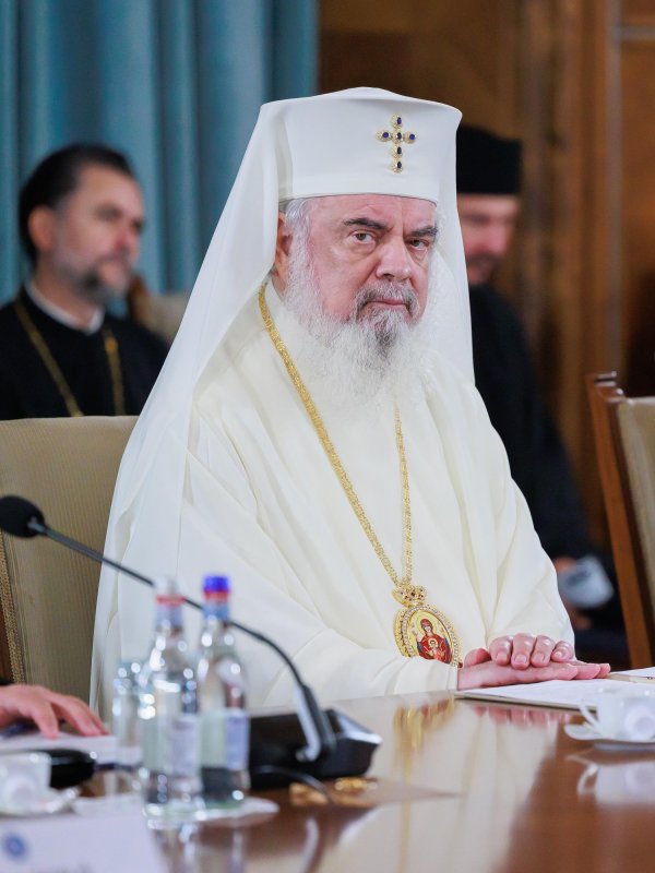 Întâlnire a premierului României cu reprezentanții cultelor religioase 270347