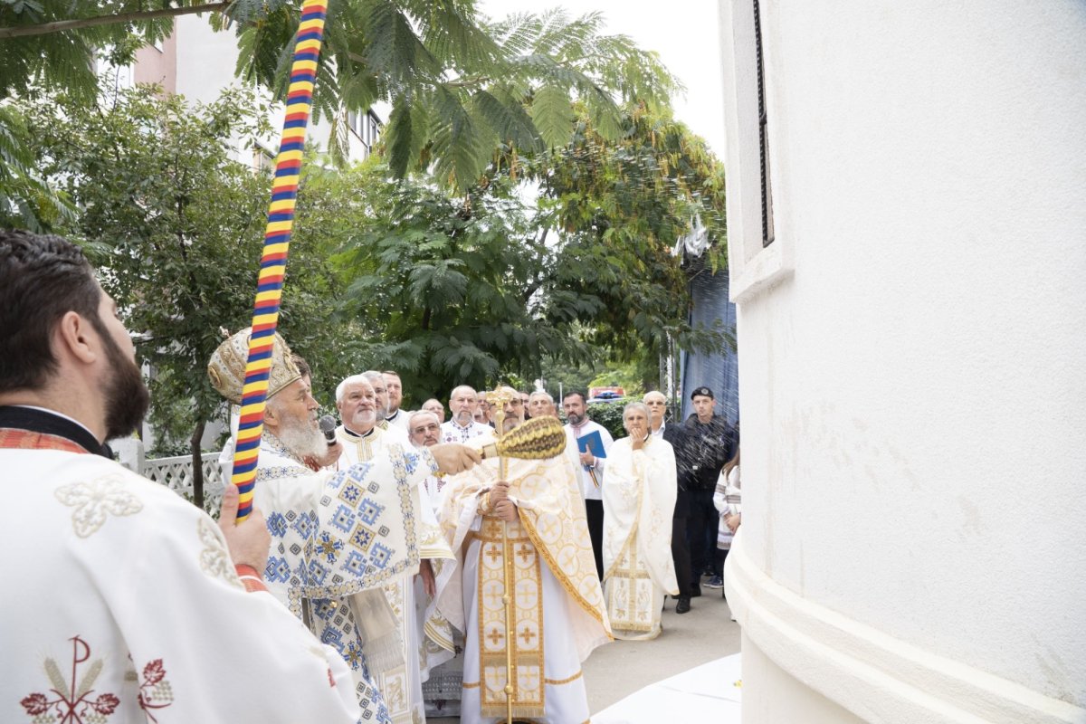 Sfinţirea Bisericii „Sfânta Cruce” din orașul Brăila 270323