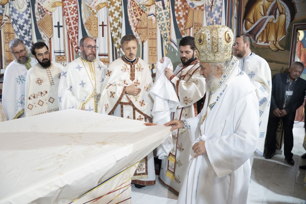 Sfinţirea Bisericii „Sfânta Cruce” din orașul Brăila 270324