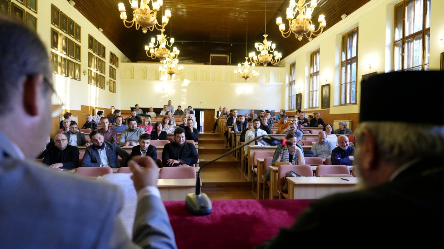 Consfătuire a profesorilor de religie 270634