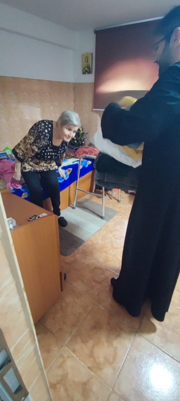 Daruri pentru bătrânii de la centrul Parohiei Precupeții Vechi din București 270581