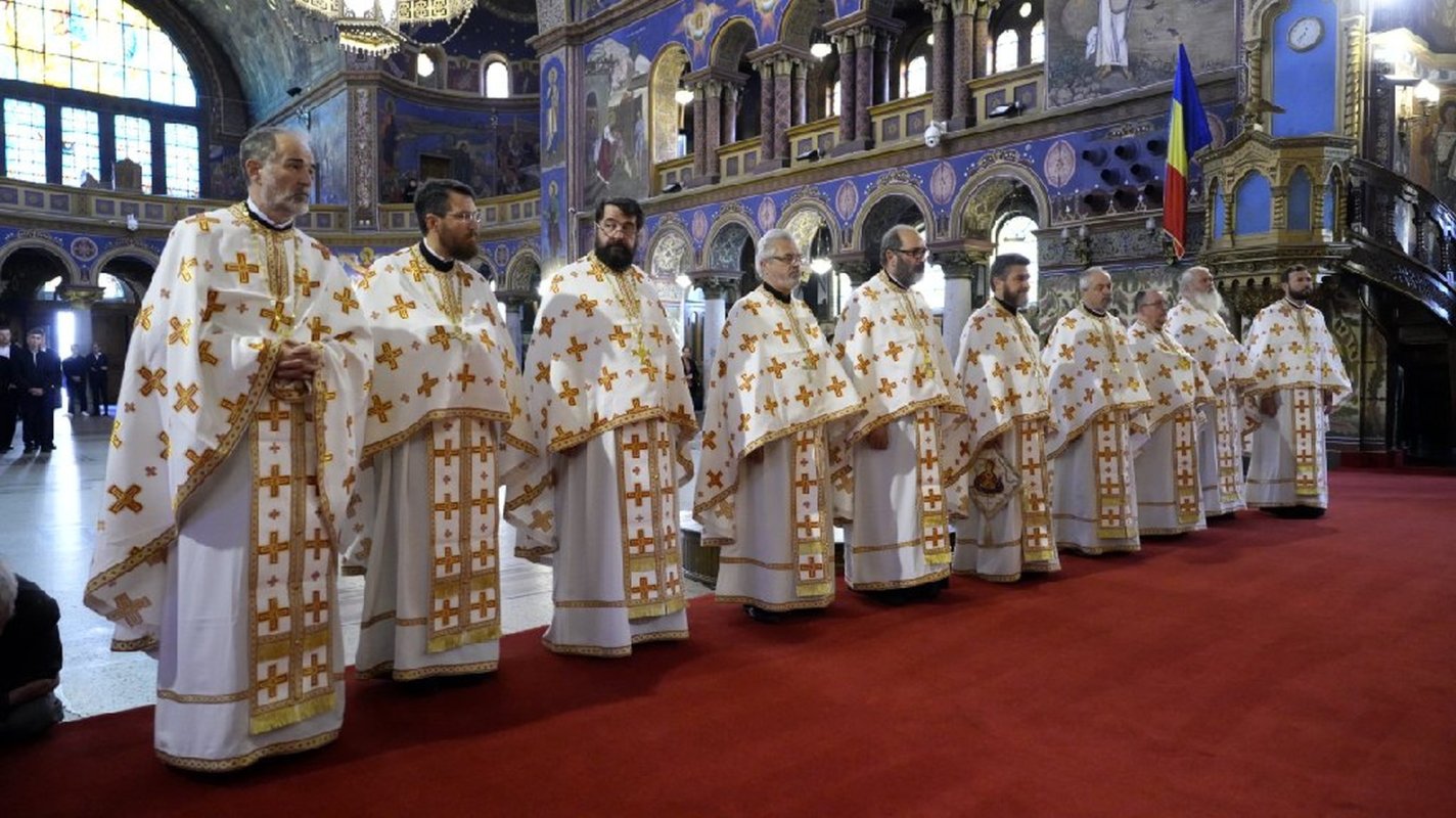 Studenții din Sibiu, binecuvântați de Înaltpreasfințitul Părinte Laurențiu 270587