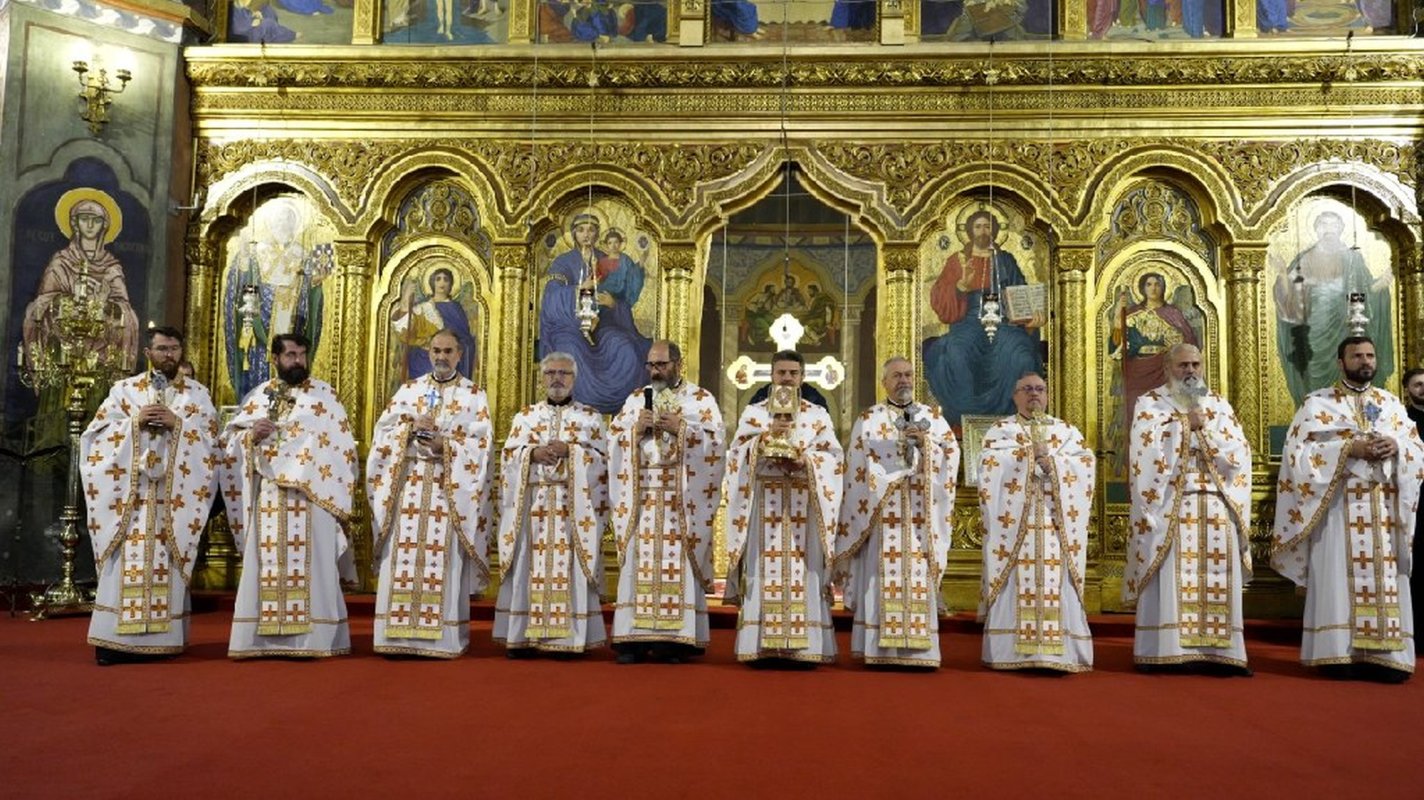 Studenții din Sibiu, binecuvântați de Înaltpreasfințitul Părinte Laurențiu 270589