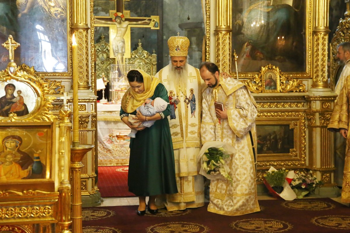 „Vă invit să vă îndrăgostiți de Sfânta Liturghie” 270682