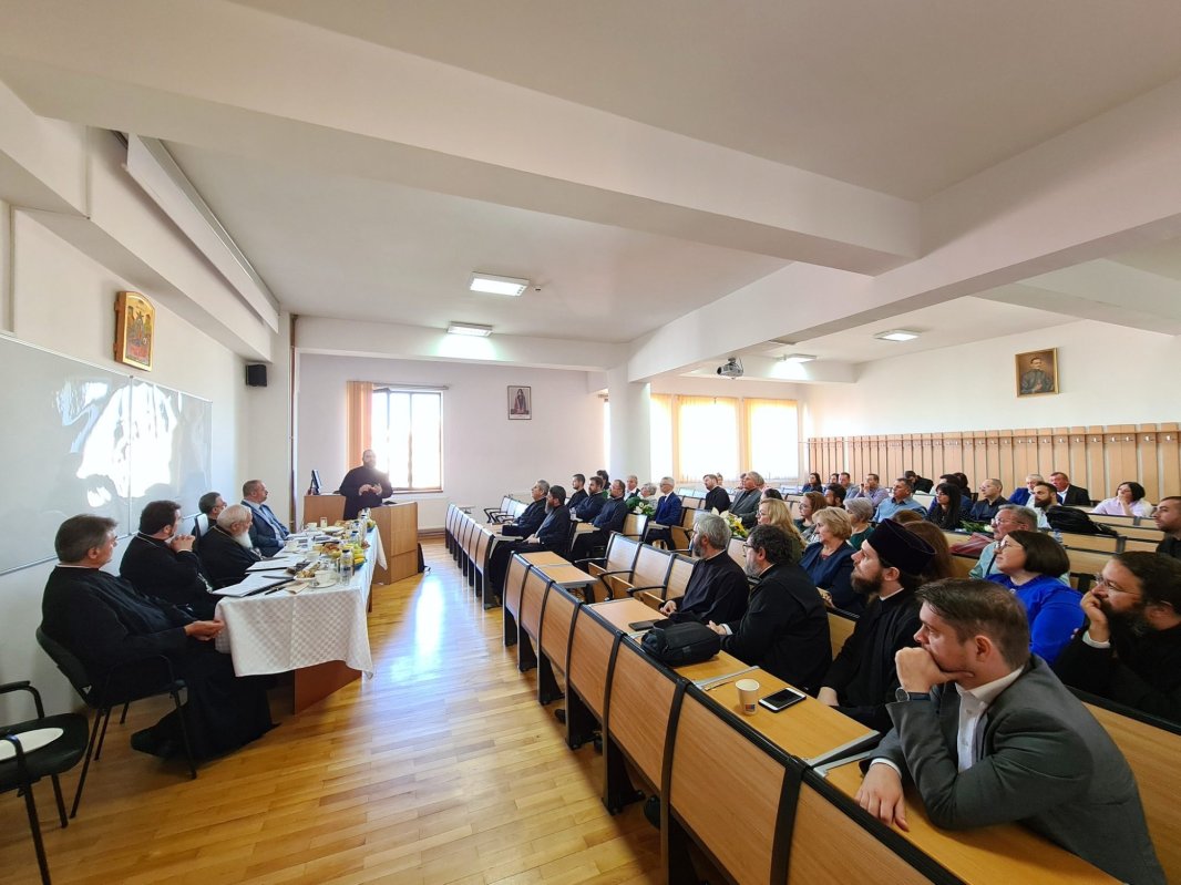 Teză de doctorat despre sensul teologic al frumuseții în opera lui Dostoievski, la Cluj‑Napoca 270786